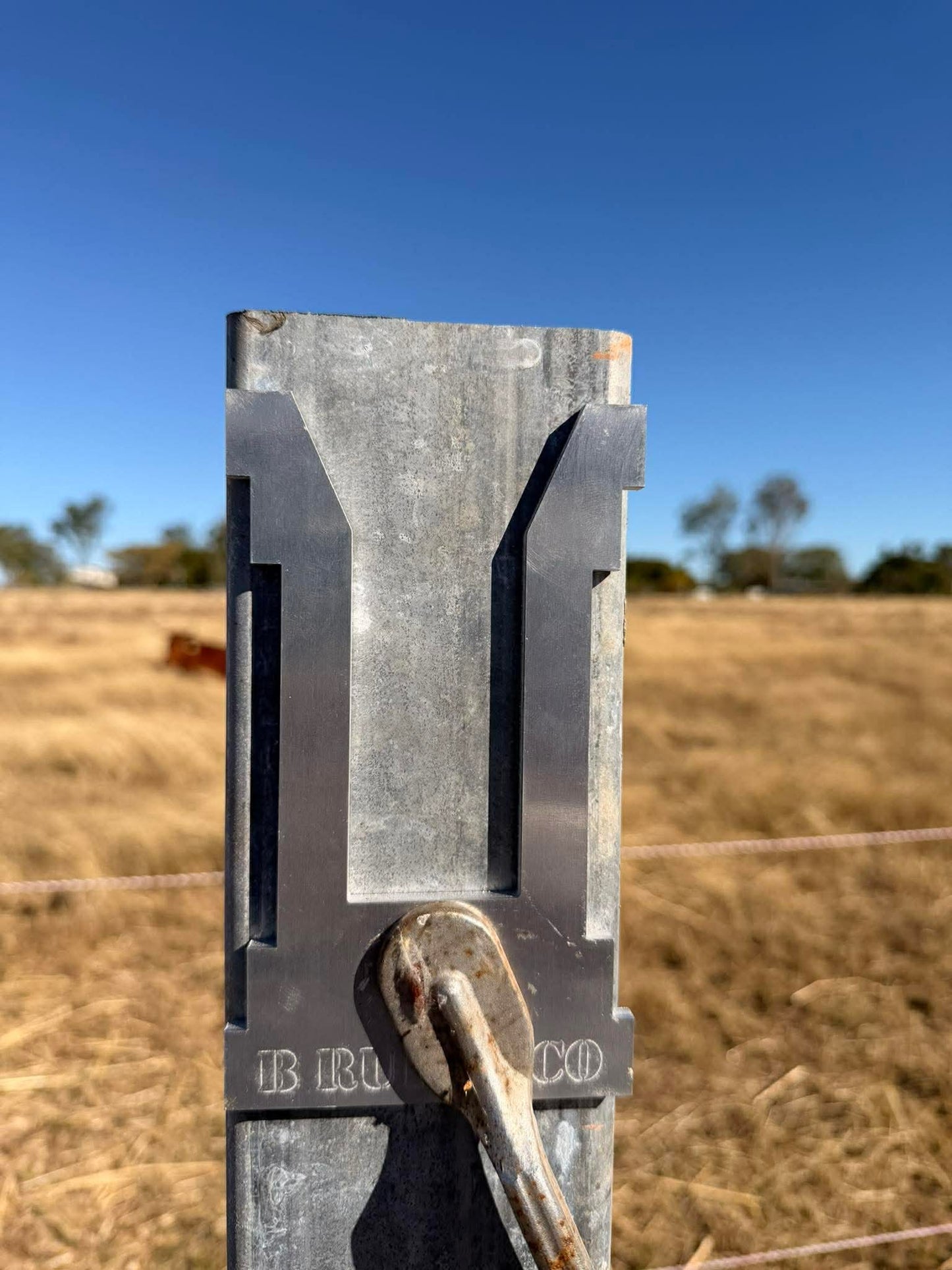 Aussie Tuff Rail Offsider